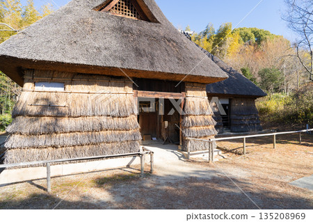 Shinano Akiyama Folk Houses (Hattori Ryokuchi Japanese Folk House Museum) Shinano Akiyama Folk Houses (Hattori Ryokuchi Japanese Folk House Museum) 135208969