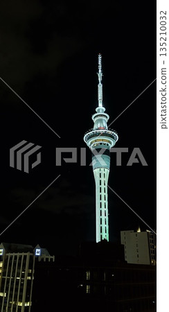 燈光璀璨的天空塔 [紐西蘭奧克蘭] 135210032