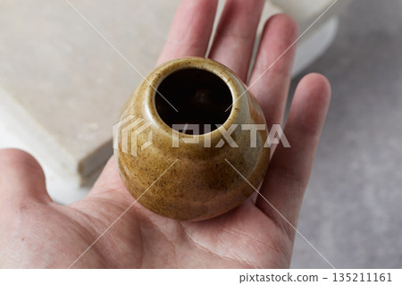 Chasen Holder ceramic on background 135211161