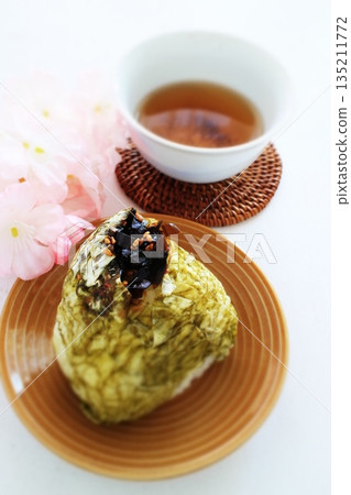 Oboro kelp rice balls and Japanese tea Oboro kelp rice balls and Japanese tea 135211772