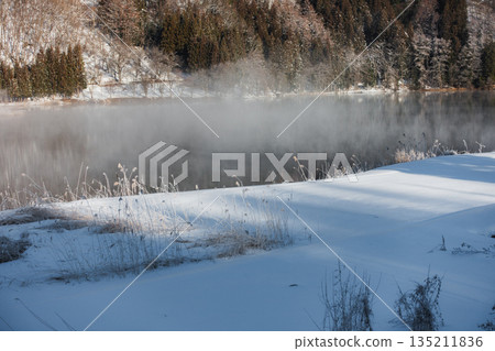[Winter] Foggy Lake Nakatsuna [Omachi City] 135211836