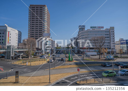 The street in front of Takasaki Station's east exit and the Tomo Wide Area Trunk Road (National Route 354) [Sakaemachi, Takasaki City, Gunma Prefecture] 135212356