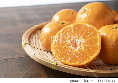 Mandarin orange  135213035