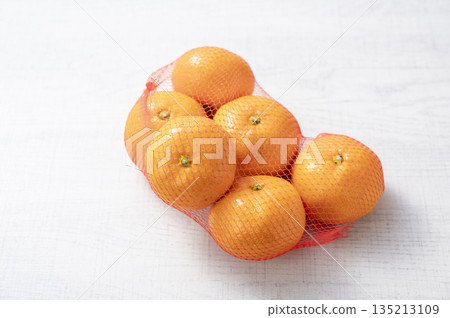 Mandarin orange  135213109