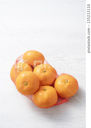 Mandarin orange  135213110