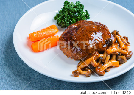 Hamburger steak with mushroom sauce Hamburger steak with mushroom sauce 135213240