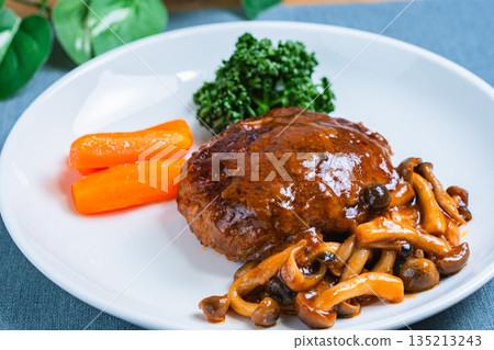 Hamburger steak with mushroom sauce Hamburger steak with mushroom sauce 135213243