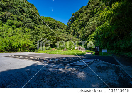 布袋和尚瀑布(松尾瀑布)景色 布袋和尚瀑布(松尾瀑布)景色 135213636