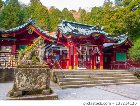 箱根九頭龍神社的神社大門與獅子狗 135214120