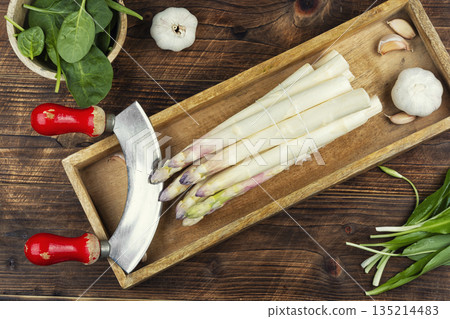Bunches of White Asparagus Bunches of White Asparagus 135214483