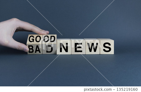 Fake or true news. Cubes form the words Bad News or Good News. Fake or true news. Cubes form the words Bad News or Good News. 135219160