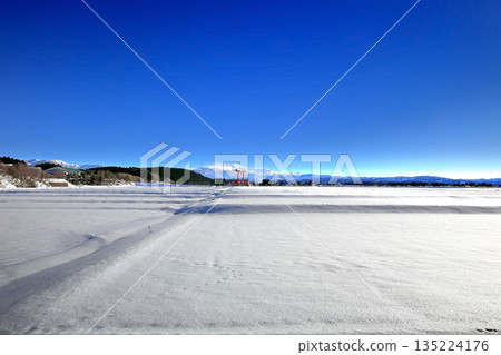 2026年1月：月山山頂峰遭遇暴風雪 135224176