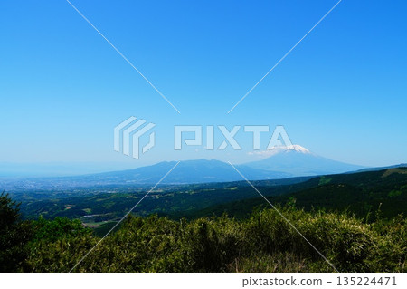 從十國山口眺望富士山 從十國山口眺望富士山 135224471