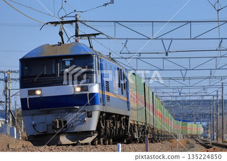EF210 freight train running on the Tokaido Line (Shintari Line) EF210 freight train running on the Tokaido Line (Shintari Line) 135224850