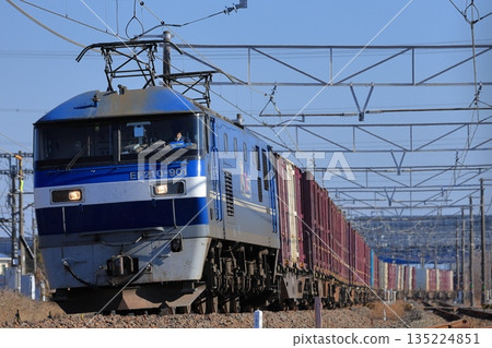EF210 freight train running on the Tokaido Line (Shintari Line) EF210 freight train running on the Tokaido Line (Shintari Line) 135224851
