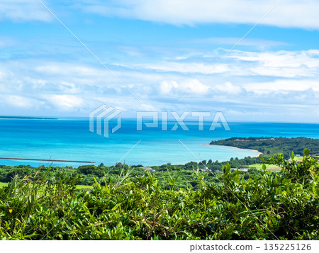 Tumar Beach seen from Otake Observatory (Kohama Island, Okinawa Prefecture) Tumar Beach seen from Otake Observatory (Kohama Island, Okinawa Prefecture) 135225126