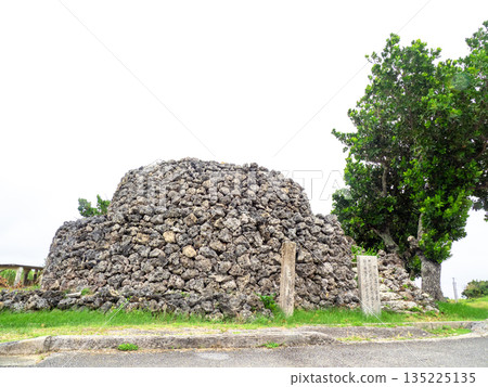 Court Mori (Hateruma Island, Okinawa Prefecture) Court Mori (Hateruma Island, Okinawa Prefecture) 135225135