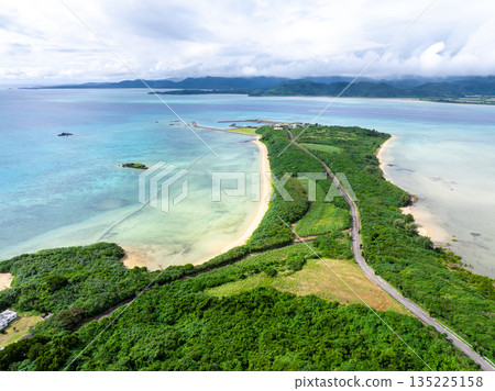 Kohama Island, Hososaki Coast (Kohama Island, Okinawa Prefecture) 135225158