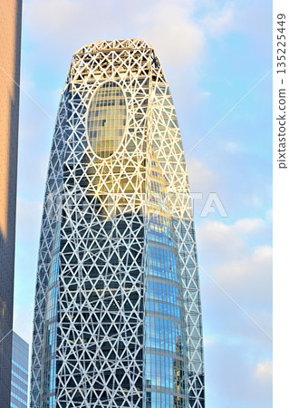 新宿新城繭塔 新宿新城繭塔 135225449