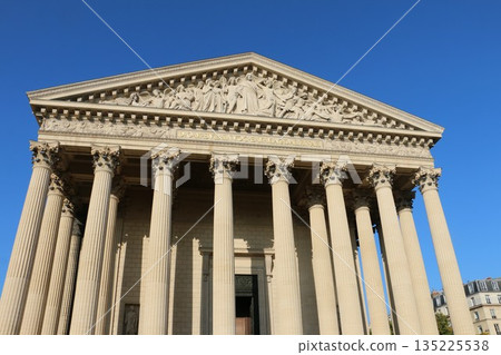 The Madeleine Church, which looks like the Parthenon 135225538