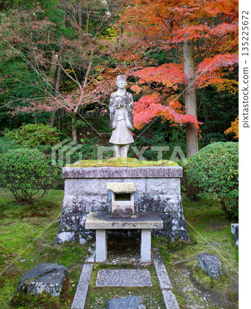 京都一休寺的秋葉 135225672