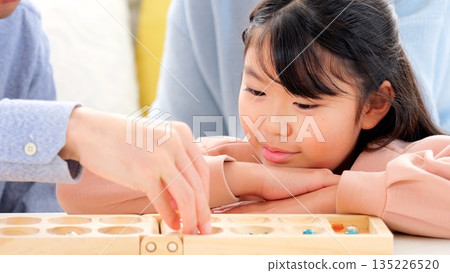 家庭餐桌遊戲腦力訓練對話圖片 135226520