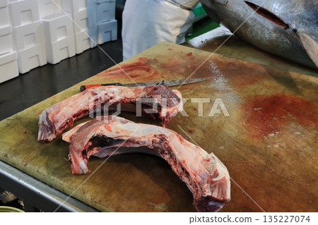 Bluefin tuna loin 135227074