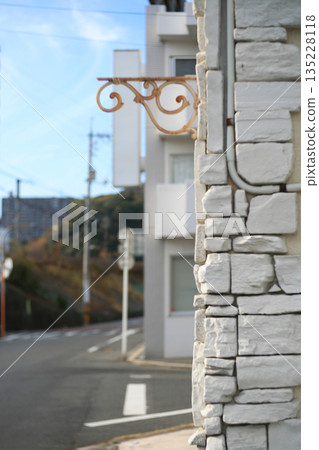 石牆和支架五金件 135228118