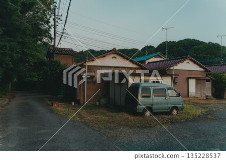A rural house with a traditional townscape 135228537