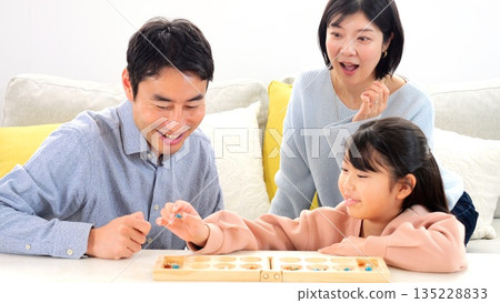 Family table game brain training conversation image 135228833