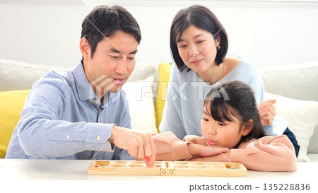 家庭餐桌遊戲腦力訓練對話圖片 135228836