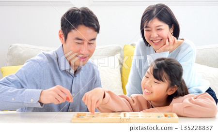 家庭餐桌遊戲腦力訓練對話圖片 135228837