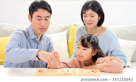 家庭餐桌遊戲腦力訓練對話圖片 135228842