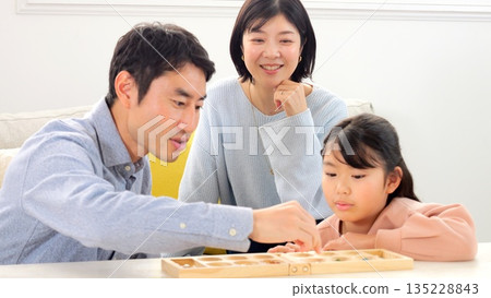 家庭餐桌遊戲腦力訓練對話圖片 135228843