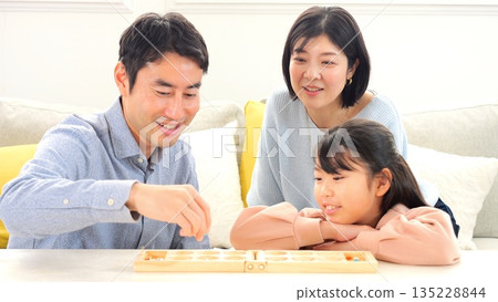 家庭餐桌遊戲腦力訓練對話圖片 135228844