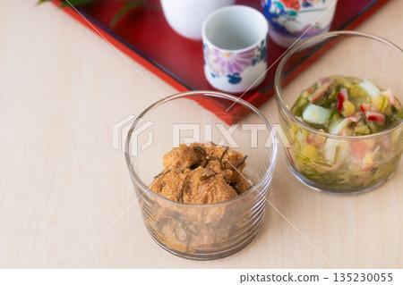 與清酒搭配的海鮮和魚子小吃 135230055