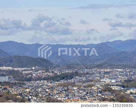 Suburban residential area and mountain scenery Suburban residential area and mountain scenery 135230830