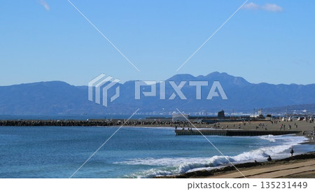 從茅崎海岸遠眺箱根外緣 135231449