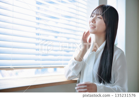 Beauty portrait of a woman in her 20s 135231576