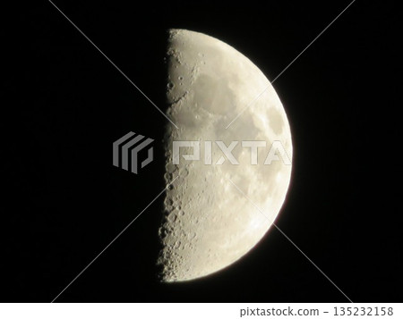 半月夜空 135232158
