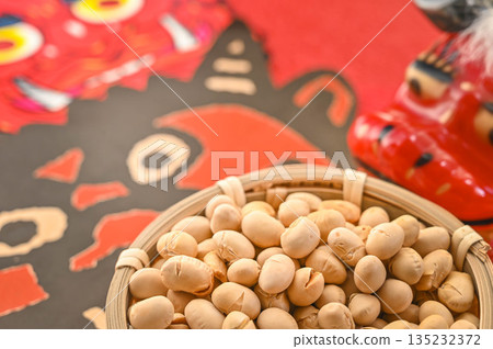 Setsubun bean throwing: soybeans Setsubun bean throwing: soybeans 135232372