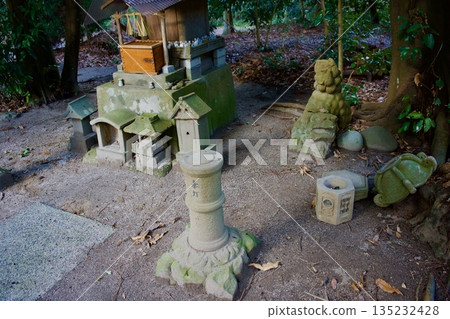 A lantern that fell in the Shimane-Tottori earthquake in January 2026 135232428