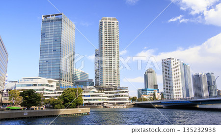 Yokohama Port Site Park in winter 135232938
