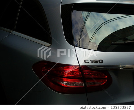 Rear style 135233857