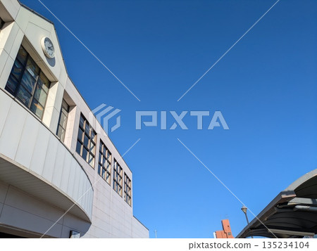 空蕩蕩的車站大樓 空蕩蕩的車站大樓 135234104