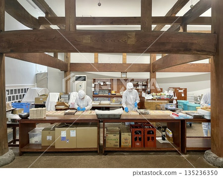 【富山縣】枡壽司傳統博物館的枡壽司製作 【富山縣】枡壽司傳統博物館的枡壽司製作 135236350