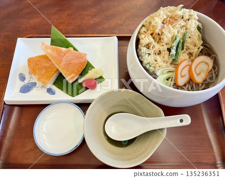[Toyama Prefecture] Local Lunch at Masuno Sushi Museum 135236351