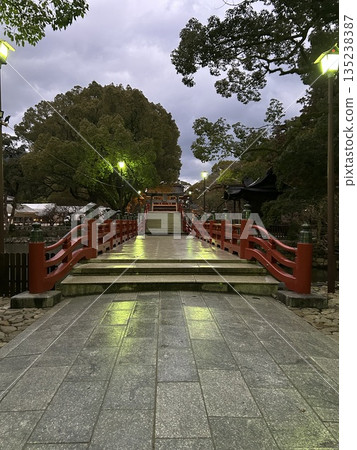 清晨的太宰府天滿宮太鼓橋 135238387