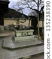 清晨的太宰府天滿宮神社神牛 135238390