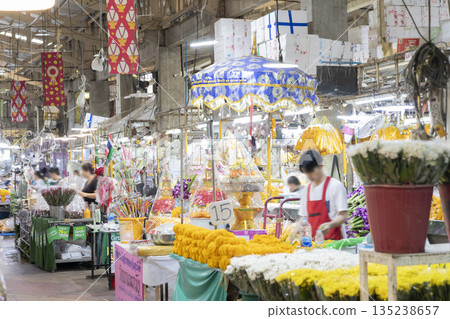 Park Khlong Flower Market Park Khlong Flower Market 135238657